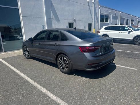 Used 2024 Volkswagen Jetta Sport FWD image 3