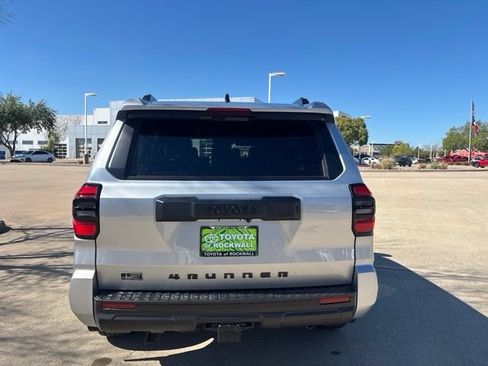 Used 2026 Toyota 4Runner SR5 AWD/4WD image 6