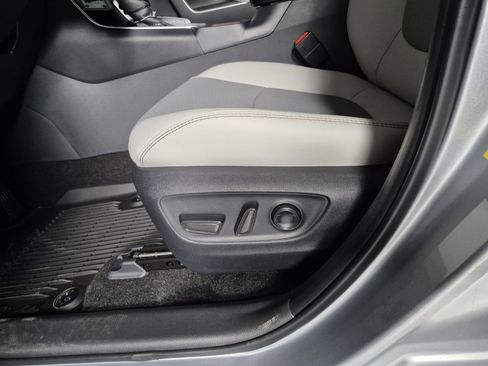 New 2025 Toyota RAV4 Limited image 18