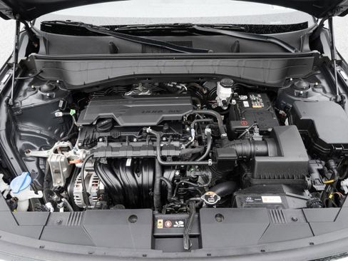 Used 2024 Hyundai Kona SE FWD image 40