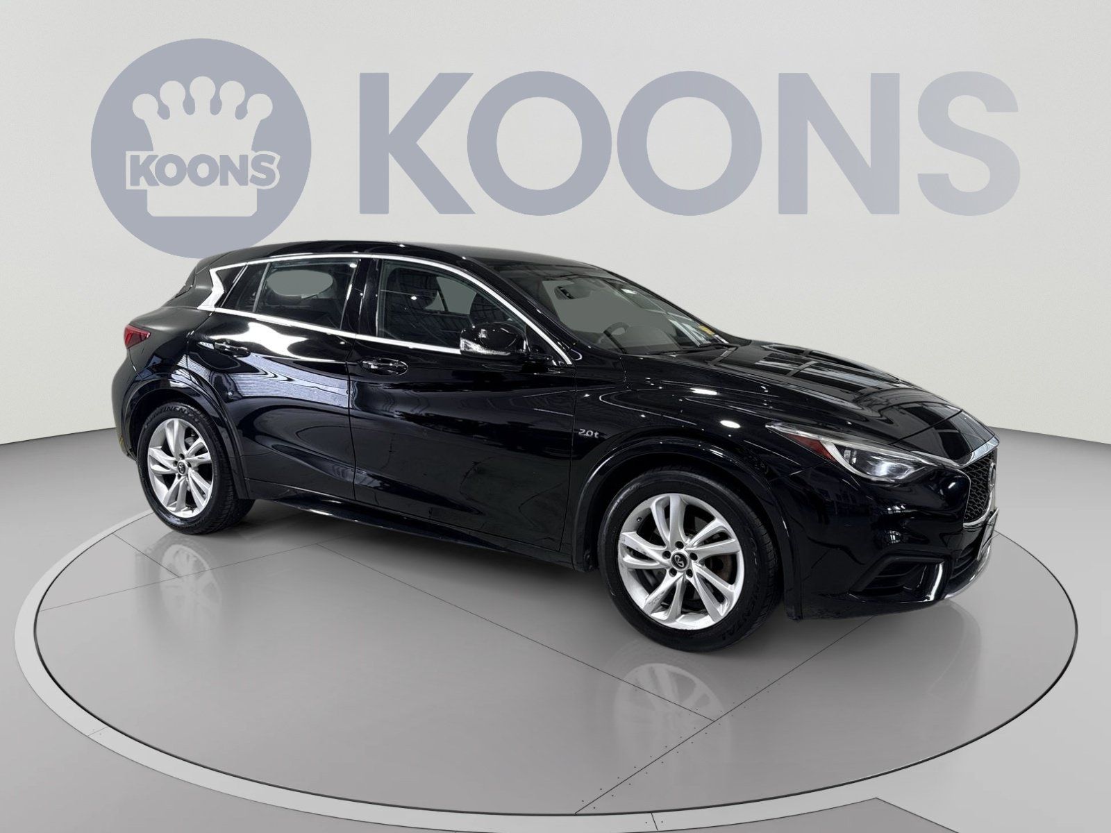 Used 2018 INFINITI QX30 FWD image 2