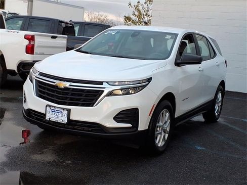 Certified 2024 Chevrolet Equinox LS image 3