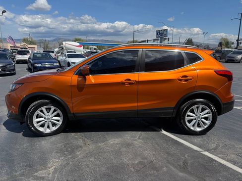 Used 2017 Nissan Rogue Sport SV w/ SV Premium Package AWD/4WD image 6