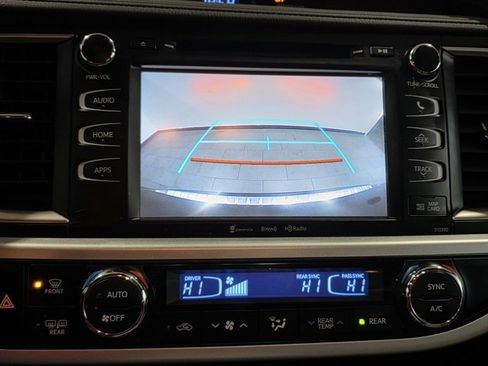 Used 2019 Toyota Highlander XLE image 20