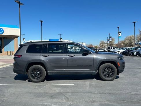 Used 2024 Jeep Grand Cherokee L Altitude image 2