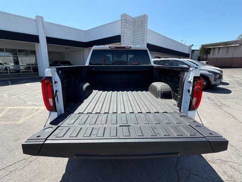 Used 2023 GMC Sierra 1500 SLT w/ SLT Premium Plus Package AWD/4WD image 23