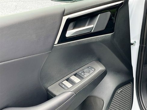 New 2025 Mitsubishi Outlander AWD image 18