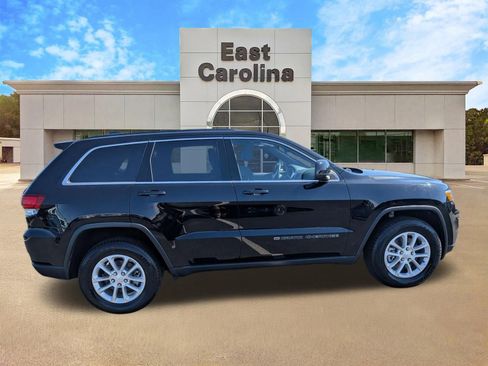 Certified 2022 Jeep Grand Cherokee Laredo E w/ Security & Convenience Group AWD/4WD image 2