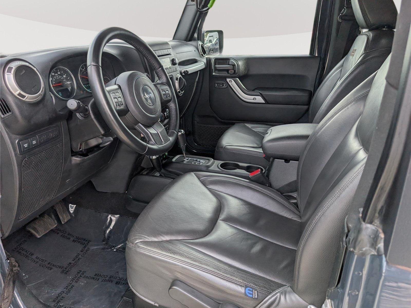 Used 2018 Jeep Wrangler Rubicon w/ Dual Top Group AWD/4WD image 12