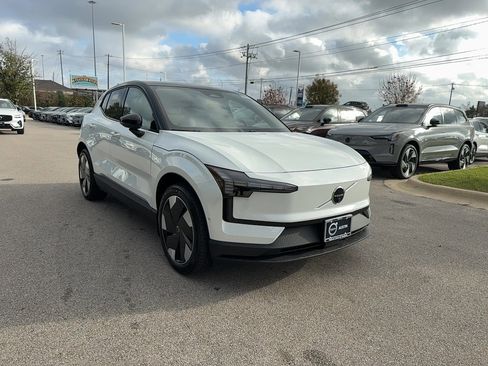 New 2026 Volvo EX30 Ultra w/ Climate Package image 7