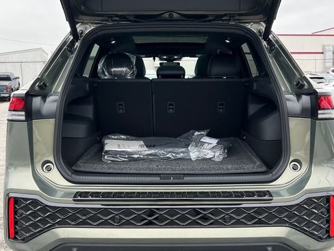 New 2026 Volkswagen Tiguan SE R-Line image 16