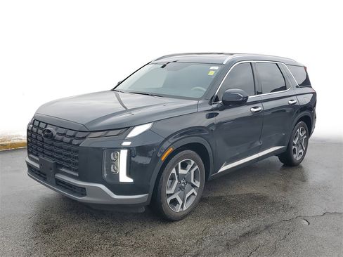 Used 2025 Hyundai Palisade Limited image 3