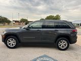 Used 2022 Jeep Grand Cherokee Limited image 3
