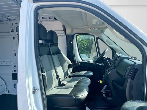 Used 2024 RAM ProMaster 2500 w/ Convenience Group FWD image 24