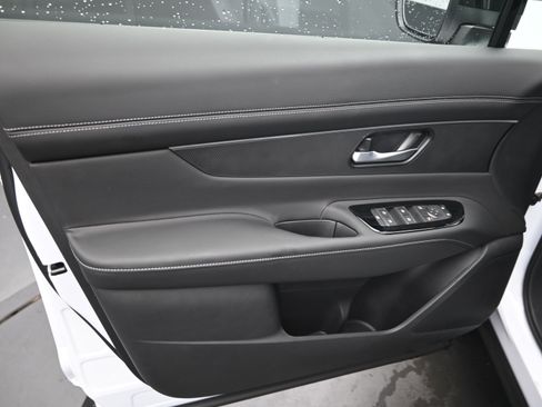 New 2025 Nissan Murano SV image 11