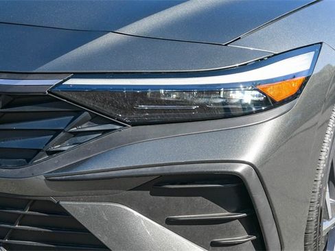 Certified 2025 Hyundai Elantra SEL image 13