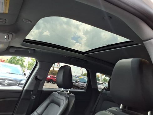 Used 2022 Lincoln Corsair AWD w/ Premium Package image 11