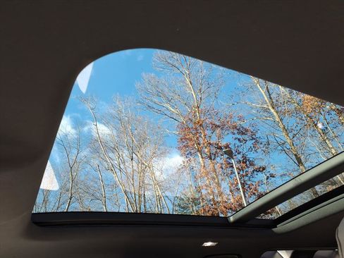 Certified 2025 Land Rover Defender 110 S image 18