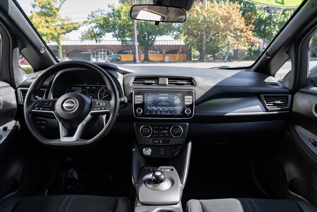 Used 2025 Nissan Leaf S FWD image 9