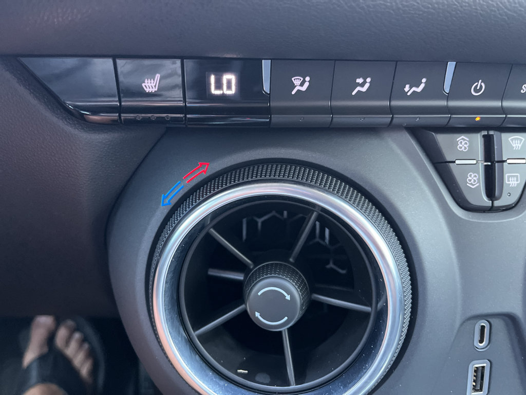 Used 2023 Chevrolet Blazer LT FWD image 22