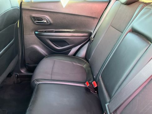 Used 2022 Chevrolet Trax LT w/ Sport Edition image 29