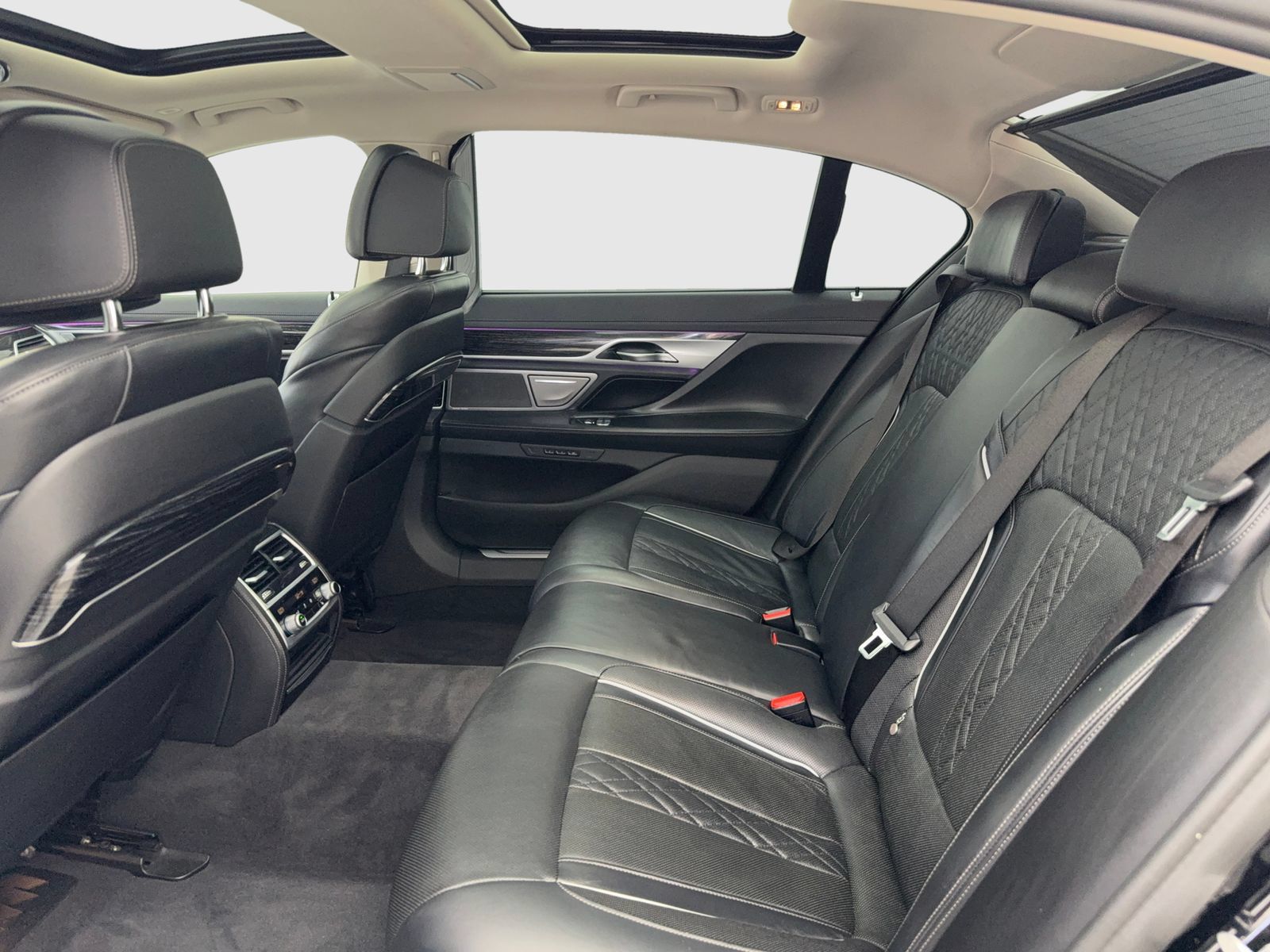 Used 2022 BMW 740i RWD image 37