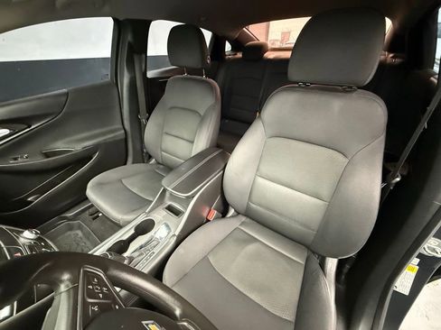 Used 2017 Chevrolet Malibu LT FWD image 34