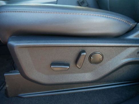 Used 2025 Ford F450 Lariat w/ FX4 Off-Road Package image 15