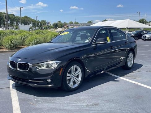 Used 2017 BMW 330i Sedan RWD image 3