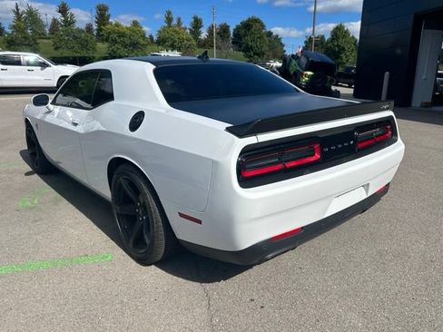 Used 2021 Dodge Challenger SRT Hellcat RWD image 3