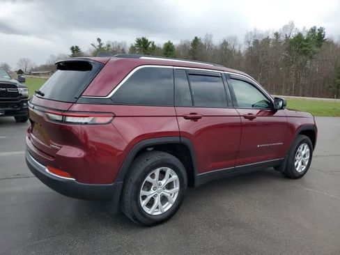 Used 2023 Jeep Grand Cherokee Limited w/ Luxury Tech Group II AWD/4WD image 5