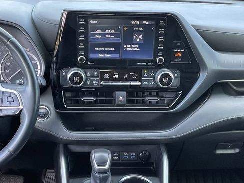 Used 2022 Toyota Highlander XSE FWD image 16