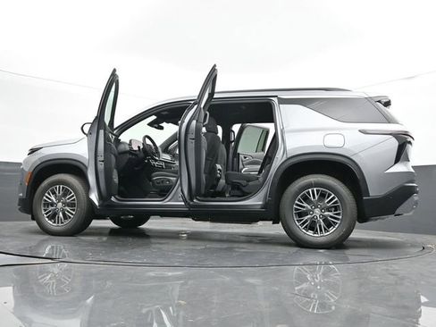 New 2026 Chevrolet Traverse LT w/ LPO, Floor Liner Package image 70