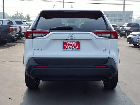 Used 2024 Toyota RAV4 LE AWD/4WD image 5
