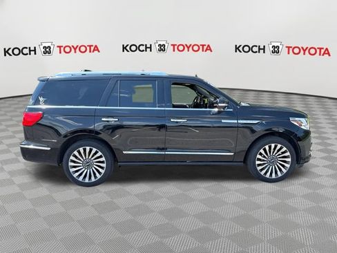 Used 2018 Lincoln Navigator Reserve w/ Technology Package AWD/4WD image 9