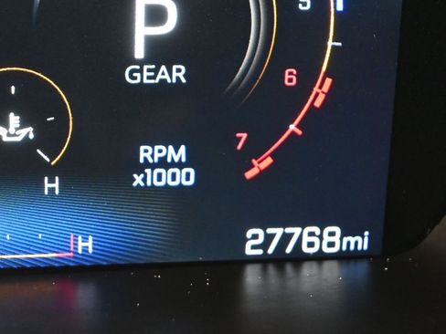 Used 2024 Chevrolet Colorado LT w/ LT Convenience Package image 32