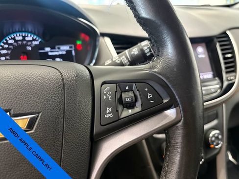 Used 2022 Chevrolet Trax LT w/ LT Convenience Package AWD/4WD image 15