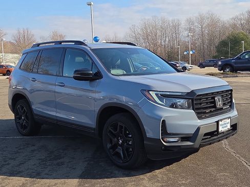 Certified 2024 Honda Passport Black Edition image 4