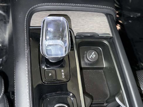 Used 2023 Volvo XC90 T8 Ultimate AWD/4WD image 24