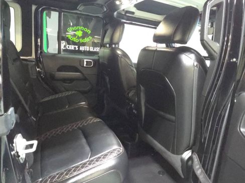 Used 2021 Jeep Wrangler Unlimited Sahara AWD/4WD image 16