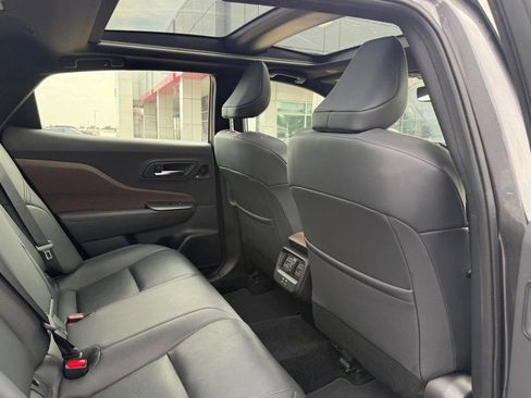 Used 2023 Toyota Crown image 11