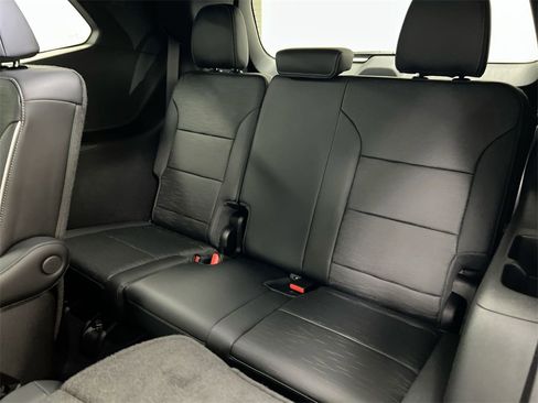 Certified 2025 Buick Enclave Sport Touring w/ Power Package image 29