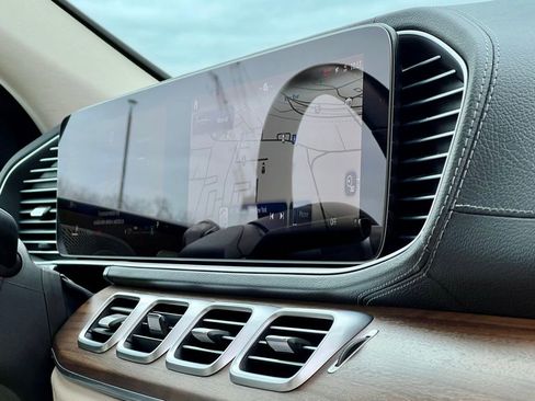 Certified 2025 Mercedes-Benz GLE 450 4MATIC image 24