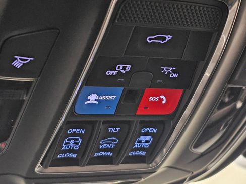 New 2025 Jeep Grand Cherokee Limited image 34