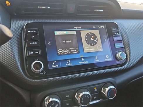 Used 2024 Nissan Kicks SV image 12