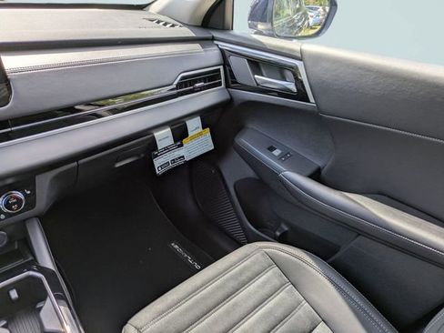 New 2026 Mitsubishi Outlander SE image 18