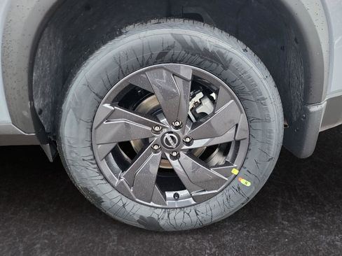 New 2026 Nissan Rogue SV w/ Cold Weather Package AWD/4WD image 27