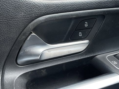 Used 2022 Mercedes-Benz GLB 250 GLB 250 image 13