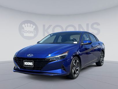 Used 2023 Hyundai Elantra SEL w/ Convenience Package