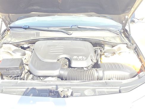 Used 2014 Chrysler 300 C w/ Beats Audio Group image 10